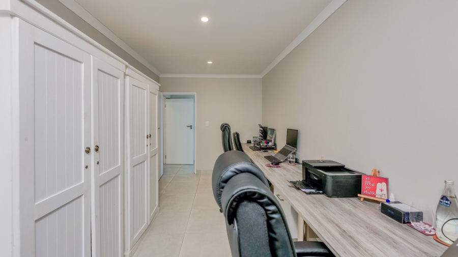 5 Bedroom Property for Sale in Agulhas Western Cape